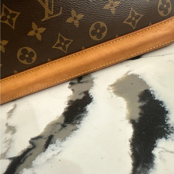 Louis Vuitton Alma PM - Picture 5 of 10